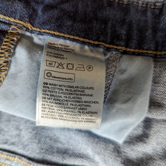 Distressed, cropped stretch denim overalls, size US 8, brand Divided by H&M - Picture 5 of 8